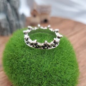 Flower Crown Ring Size 3 R810